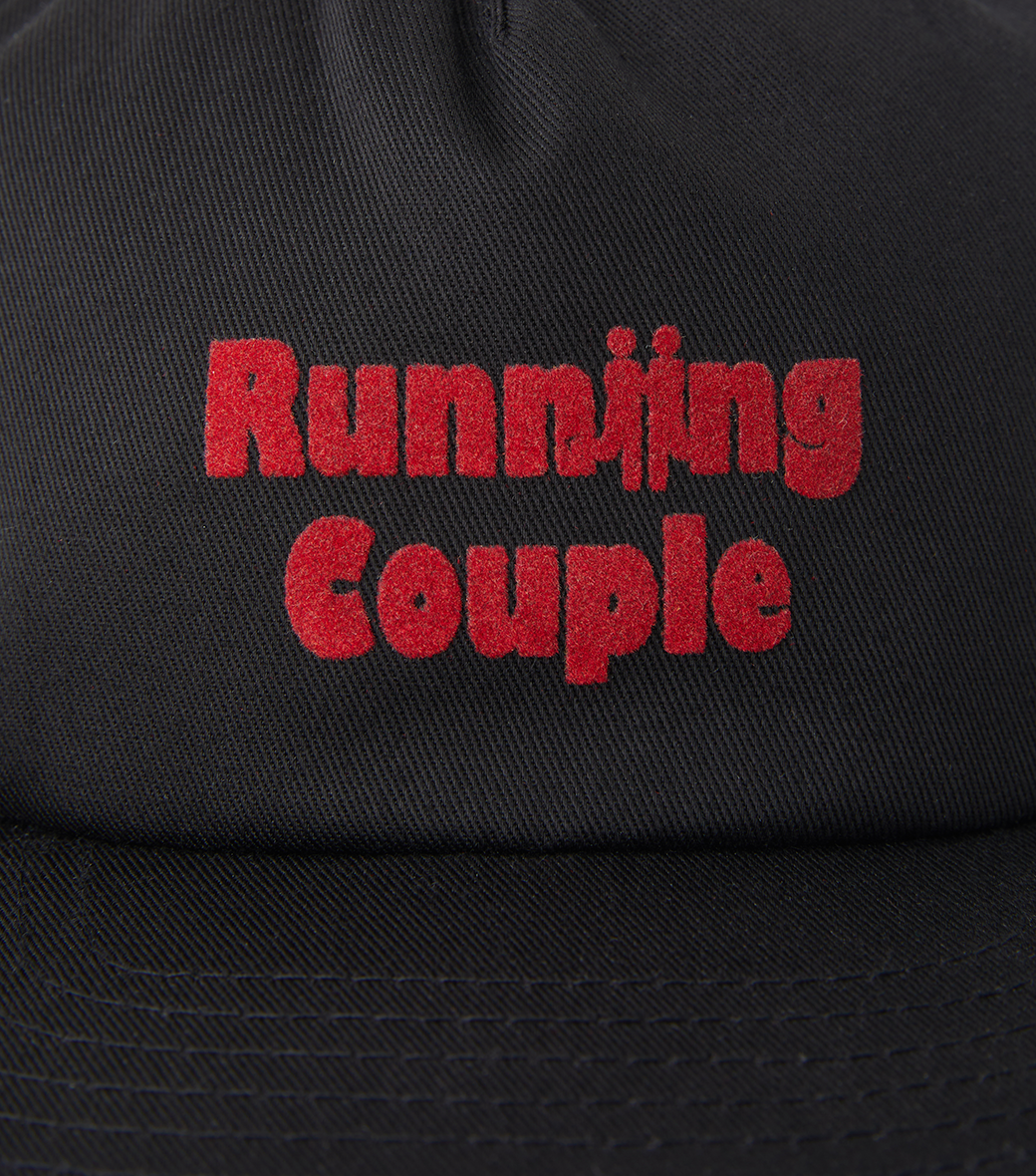 RUNNING COUPLE WIRED CAP