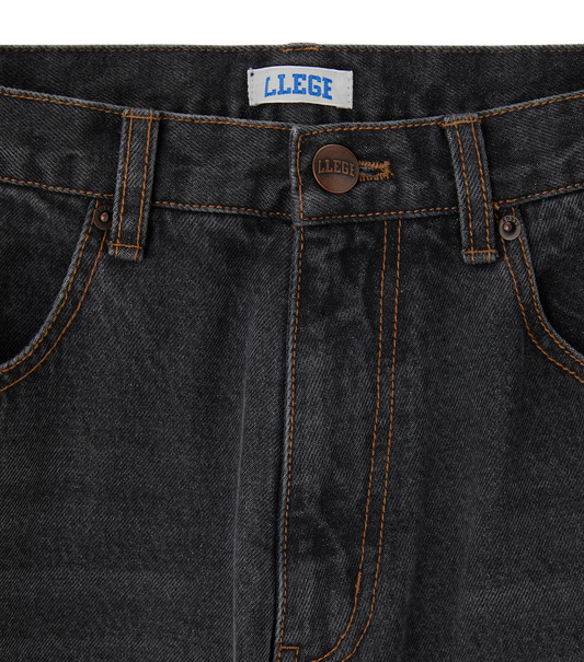 WASHED BLACK TAPERED JEANS